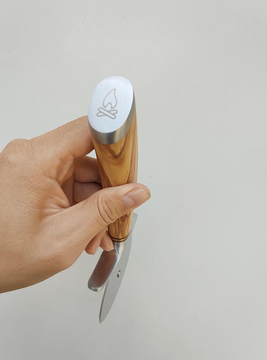Damascus cutter held front-on